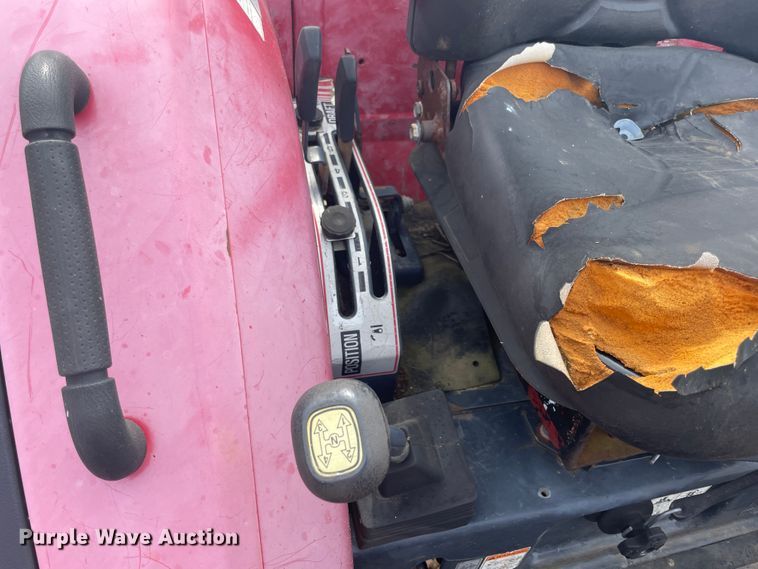 image for item JQ9745 Mahindra 4110  MFWD tractor