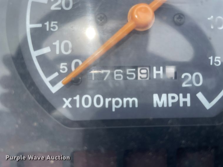 image for item JQ9745 Mahindra 4110  MFWD tractor