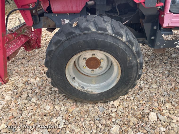 image for item JQ9745 Mahindra 4110  MFWD tractor