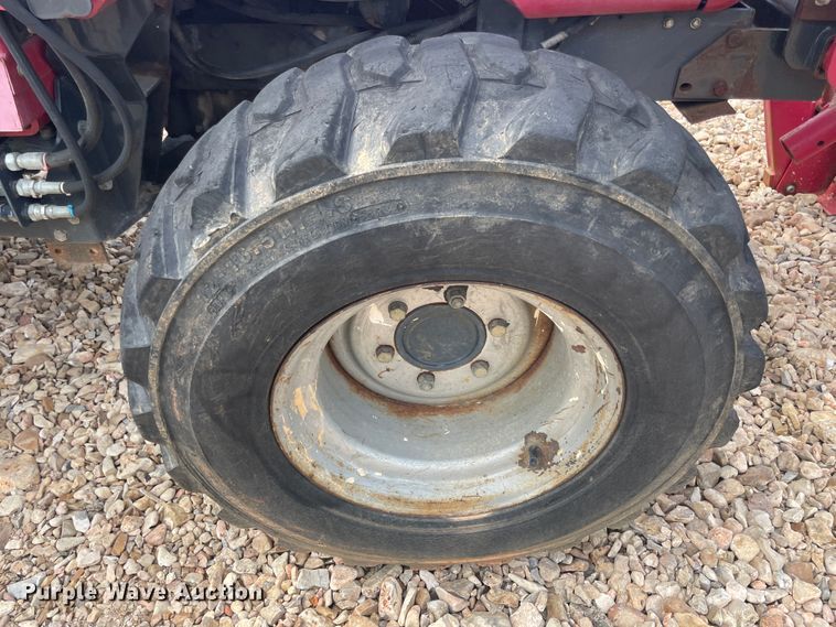 image for item JQ9745 Mahindra 4110  MFWD tractor