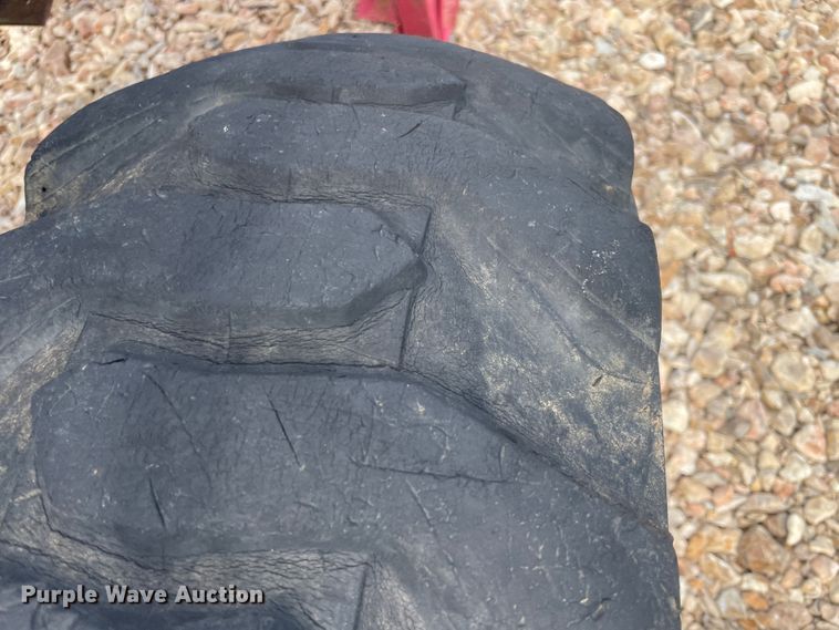 image for item JQ9745 Mahindra 4110  MFWD tractor