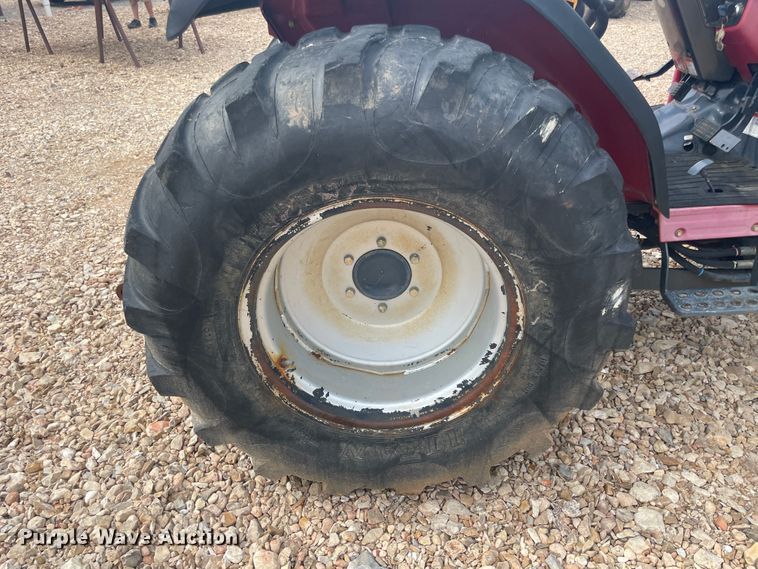 image for item JQ9745 Mahindra 4110  MFWD tractor