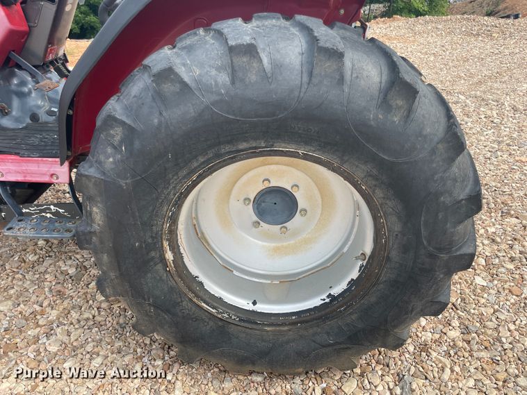 image for item JQ9745 Mahindra 4110  MFWD tractor