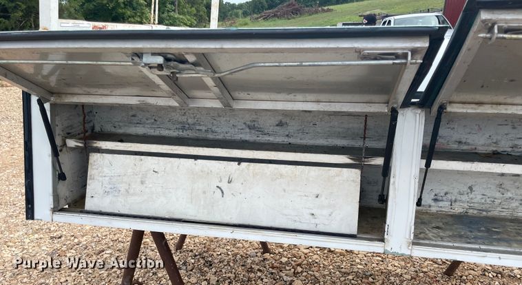 image for item JQ9746 Pickup truck topper