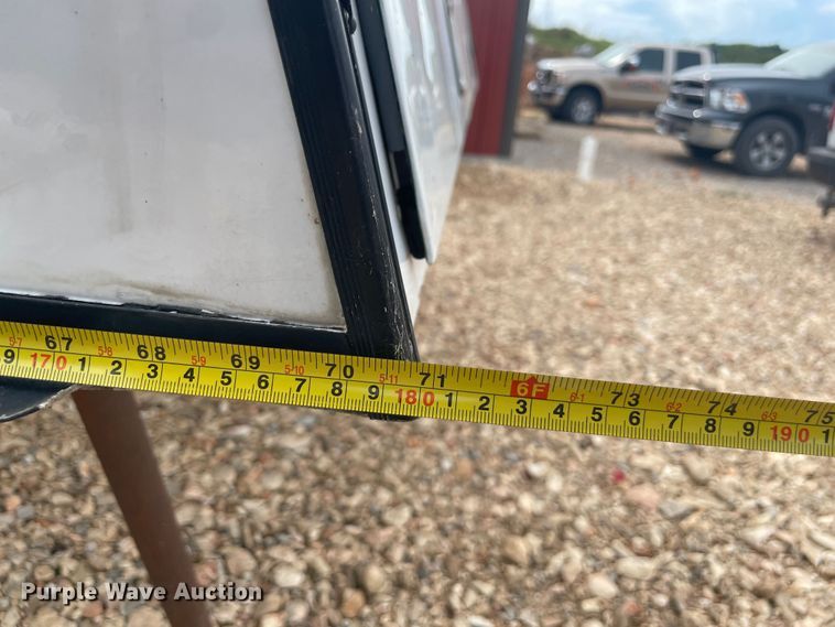 image for item JQ9746 Pickup truck topper