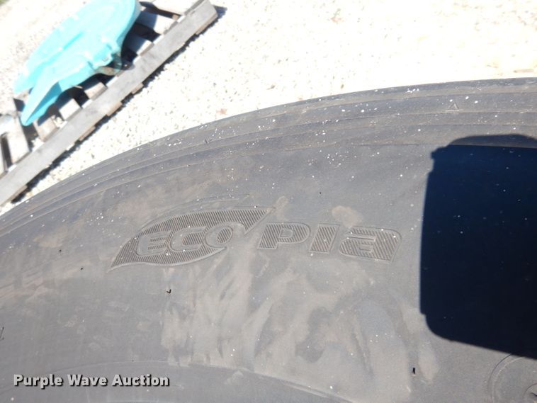 image for item KC9165 (2) Bridgestone 285/75R24.5 tires