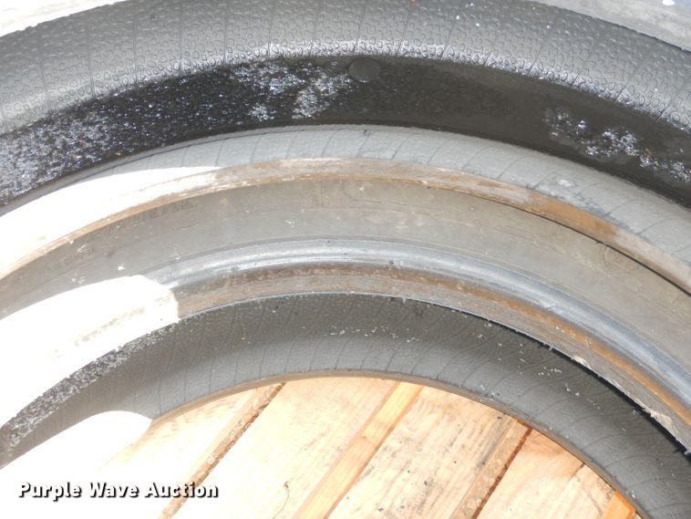 image for item KC9165 (2) Bridgestone 285/75R24.5 tires