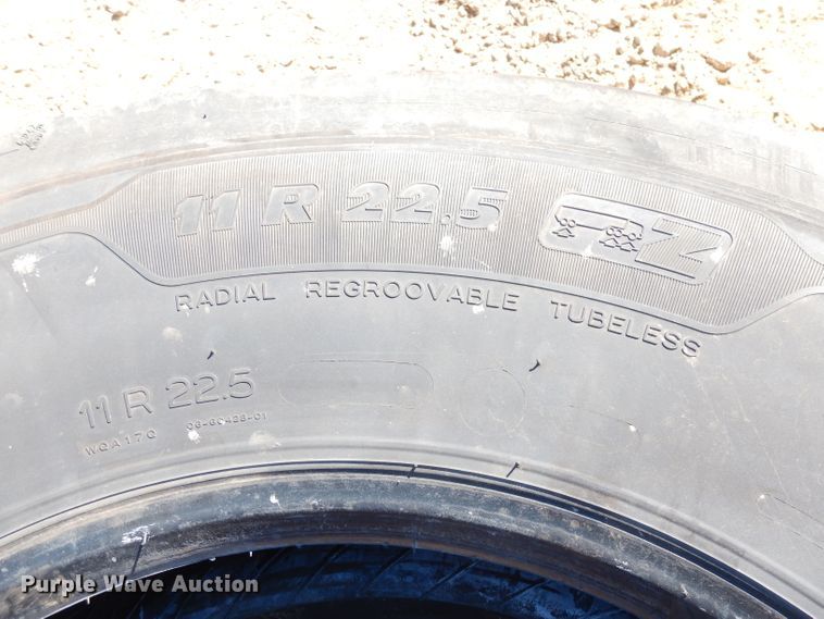 image for item KC9166 (2) Michelin X 11R22.5 tires