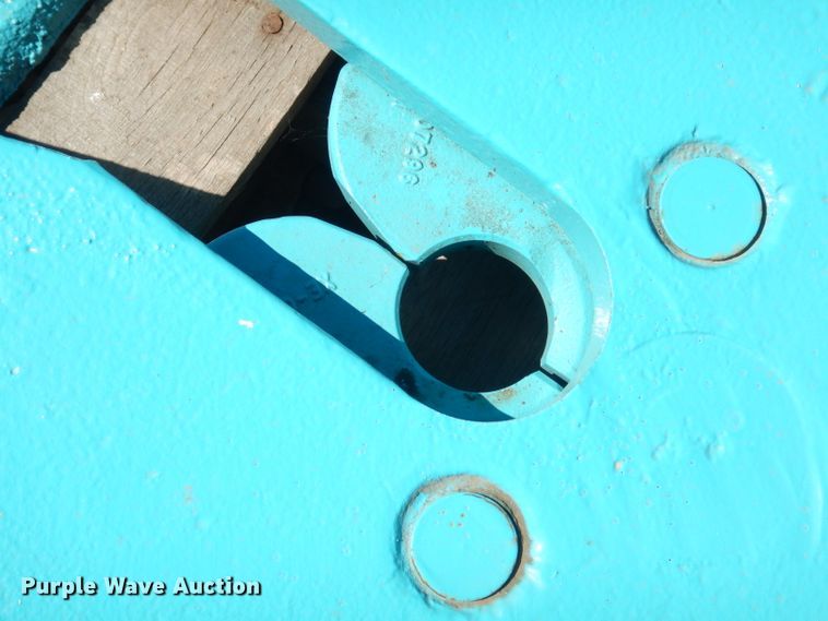 image for item KC9167 2020 Holland FW35H936XL00  fifth wheel plate