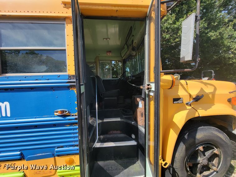 image for item KD9484 1989 Chevrolet B6P042  school bus