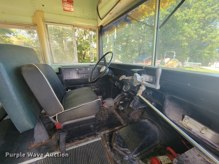 image for item KD9484 1989 Chevrolet B6P042  school bus