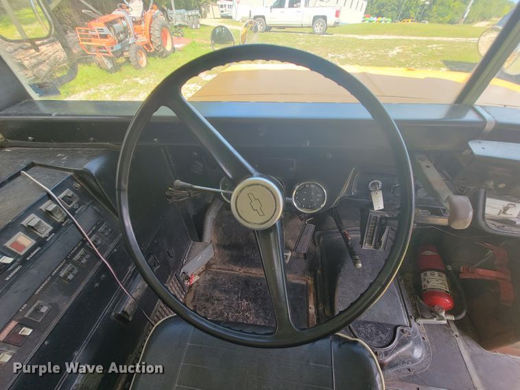 image for item KD9484 1989 Chevrolet B6P042  school bus