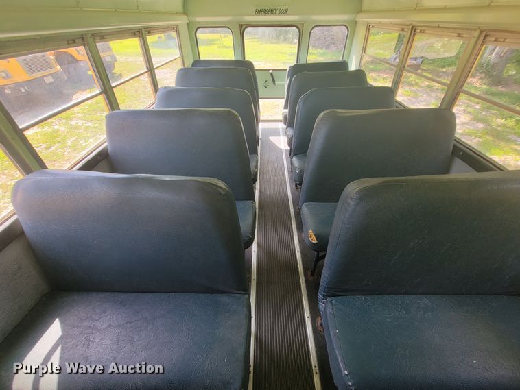 image for item KD9484 1989 Chevrolet B6P042  school bus