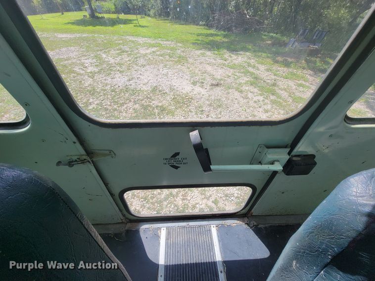 image for item KD9484 1989 Chevrolet B6P042  school bus