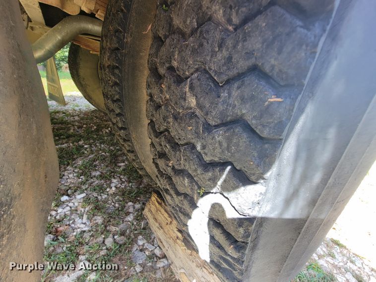 image for item KD9484 1989 Chevrolet B6P042  school bus