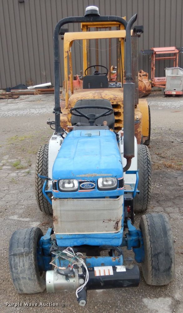 image for item KI9684 Ford 1220  tractor