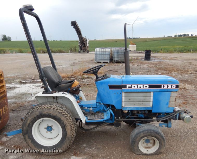 image for item KI9684 Ford 1220  tractor