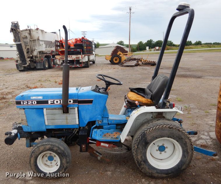 image for item KI9684 Ford 1220  tractor