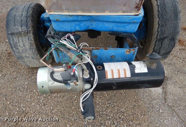 image for item KI9684 Ford 1220  tractor