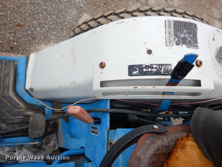 image for item KI9684 Ford 1220  tractor