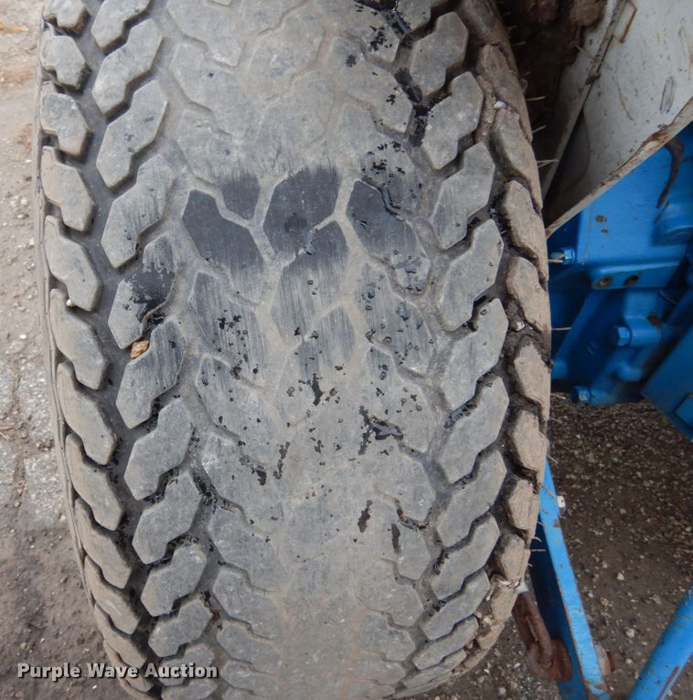 image for item KI9684 Ford 1220  tractor