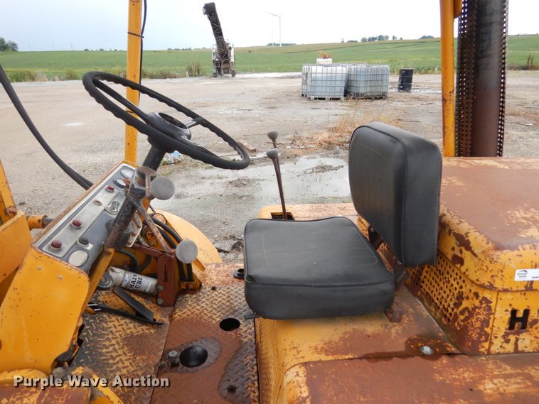 image for item KI9685 1978 Hyster H80C  forklift