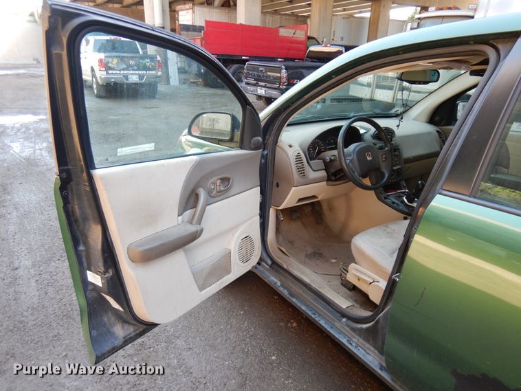 image for item KK9117 2003 Saturn Vue  SUV