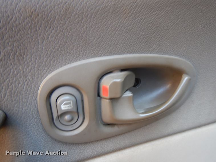 image for item KK9117 2003 Saturn Vue  SUV