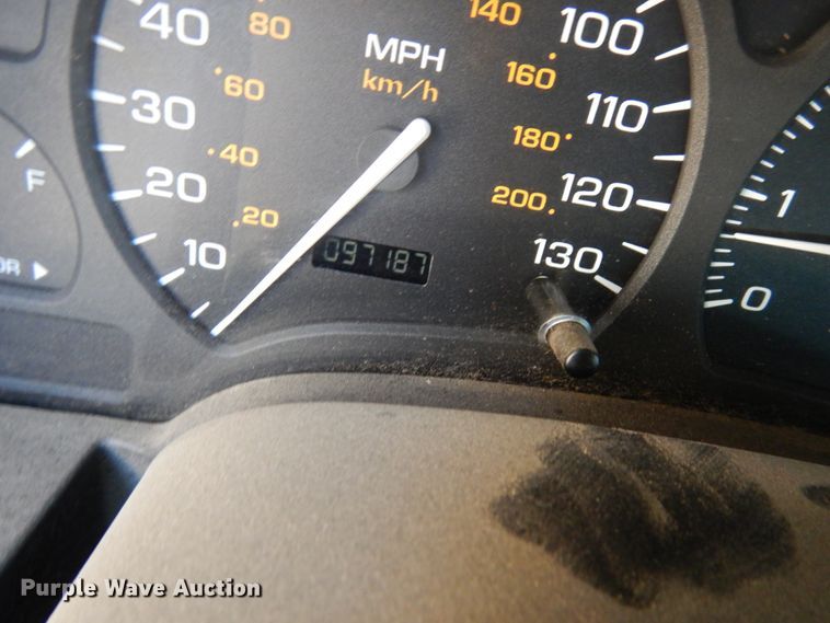 image for item KK9117 2003 Saturn Vue  SUV