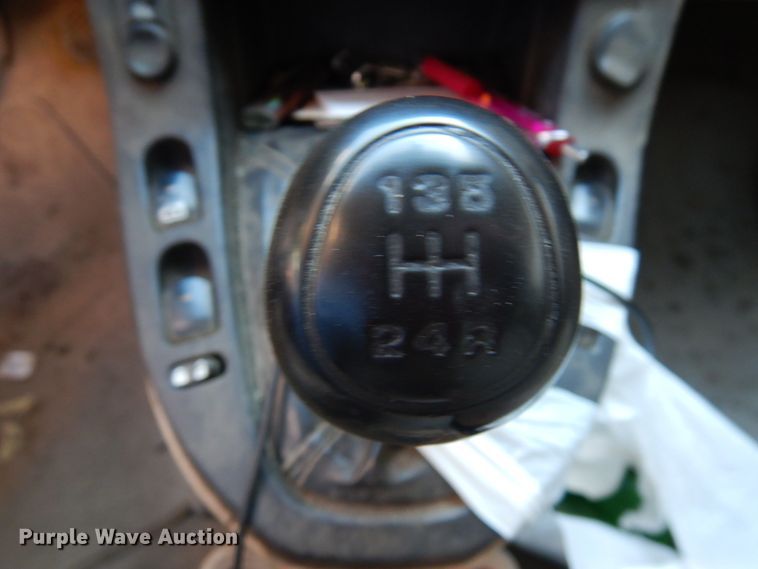 image for item KK9117 2003 Saturn Vue  SUV