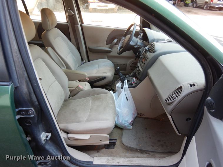 image for item KK9117 2003 Saturn Vue  SUV