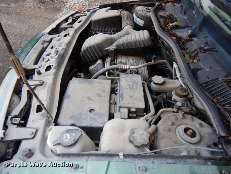 image for item KK9117 2003 Saturn Vue  SUV