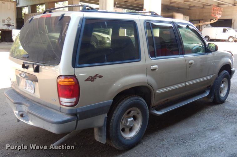 image for item KK9118 2000 Ford Explorer XLT  SUV