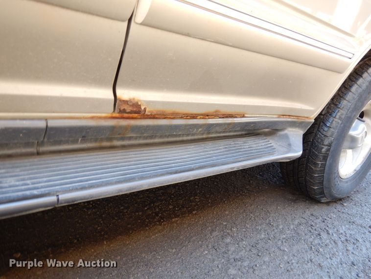 image for item KK9118 2000 Ford Explorer XLT  SUV