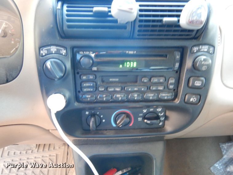 image for item KK9118 2000 Ford Explorer XLT  SUV