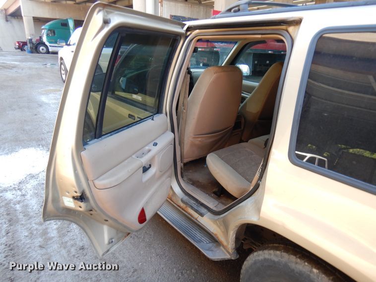 image for item KK9118 2000 Ford Explorer XLT  SUV