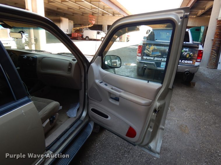 image for item KK9118 2000 Ford Explorer XLT  SUV