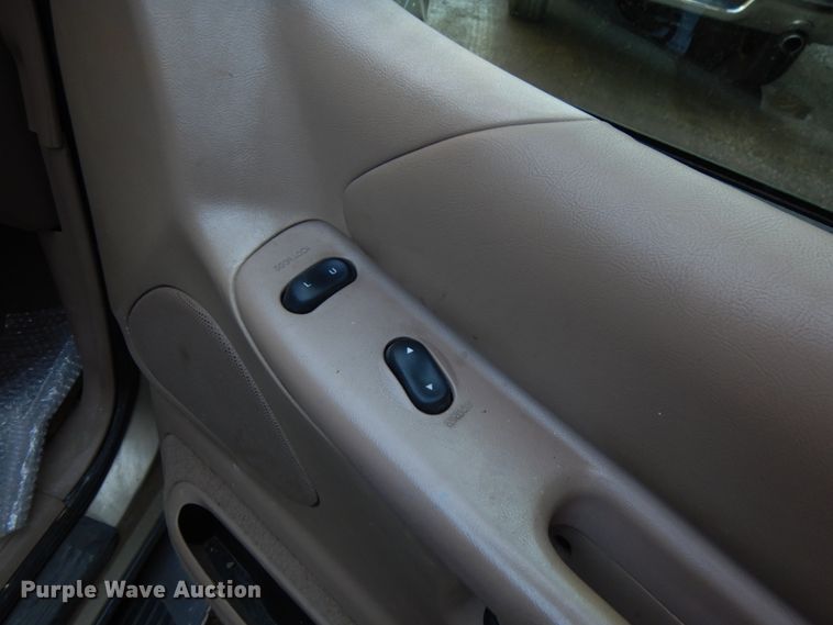 image for item KK9118 2000 Ford Explorer XLT  SUV