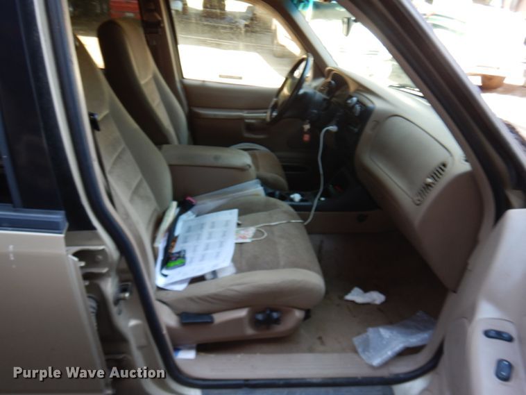 image for item KK9118 2000 Ford Explorer XLT  SUV