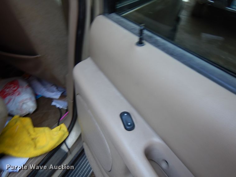 image for item KK9118 2000 Ford Explorer XLT  SUV