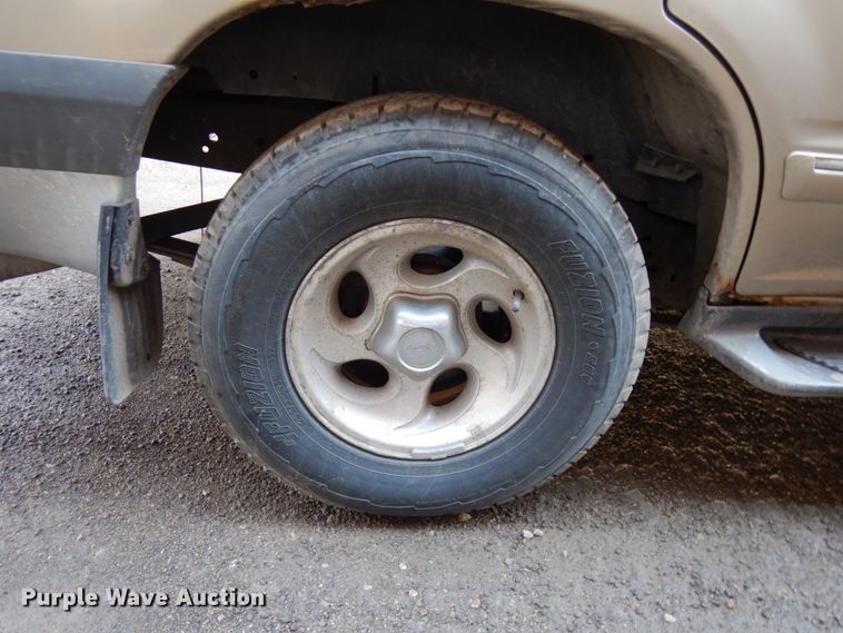 image for item KK9118 2000 Ford Explorer XLT  SUV