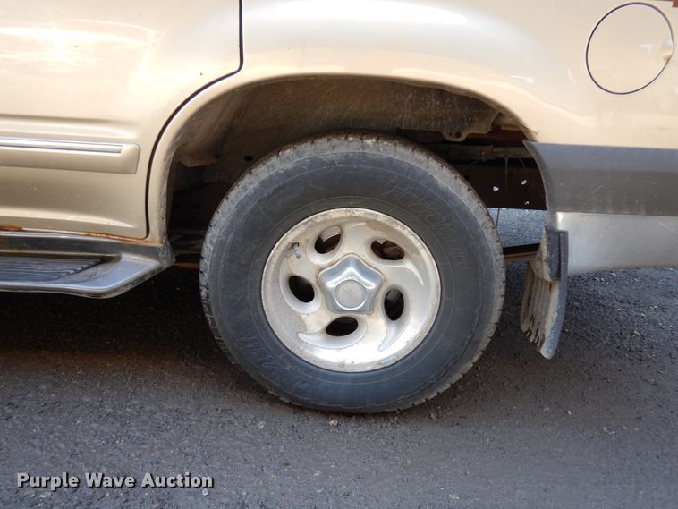 image for item KK9118 2000 Ford Explorer XLT  SUV