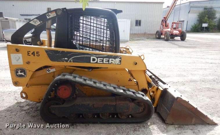 image for item KK9131 2006 John Deere CT322  tracked skid steer loader