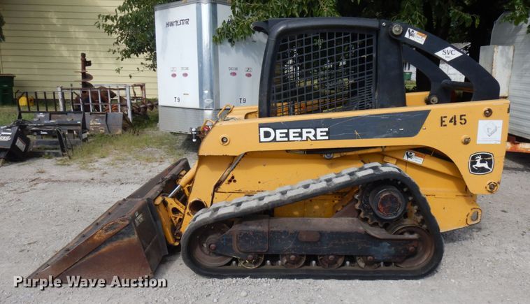 image for item KK9131 2006 John Deere CT322  tracked skid steer loader