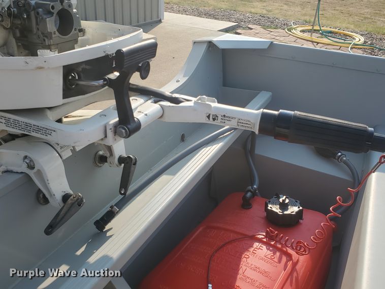 image for item KK9326 2010 Alumacraft V16-20  boat