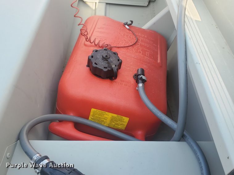 image for item KK9326 2010 Alumacraft V16-20  boat