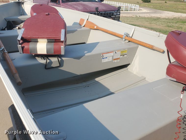 image for item KK9326 2010 Alumacraft V16-20  boat