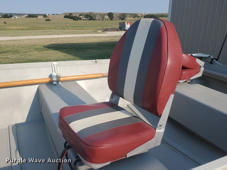 image for item KK9326 2010 Alumacraft V16-20  boat