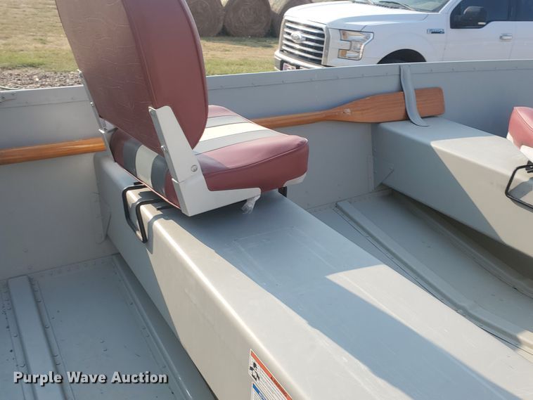 image for item KK9326 2010 Alumacraft V16-20  boat