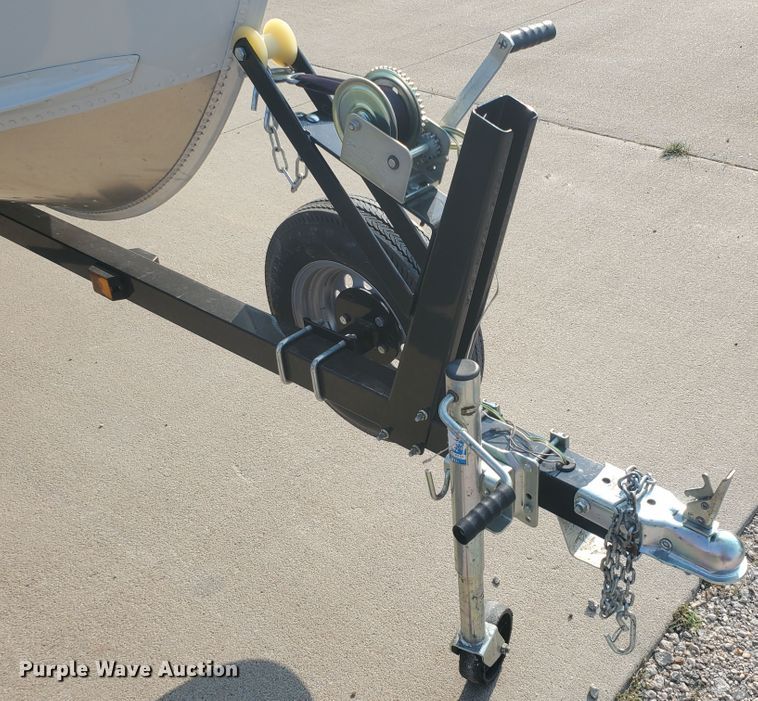 image for item KK9326 2010 Alumacraft V16-20  boat